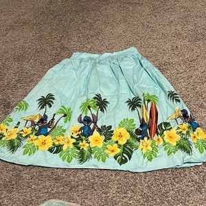 Stitch skirt. Size small. GC